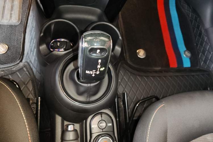 Used MINI 2018 1.5T ONE PLUS Gear Lever