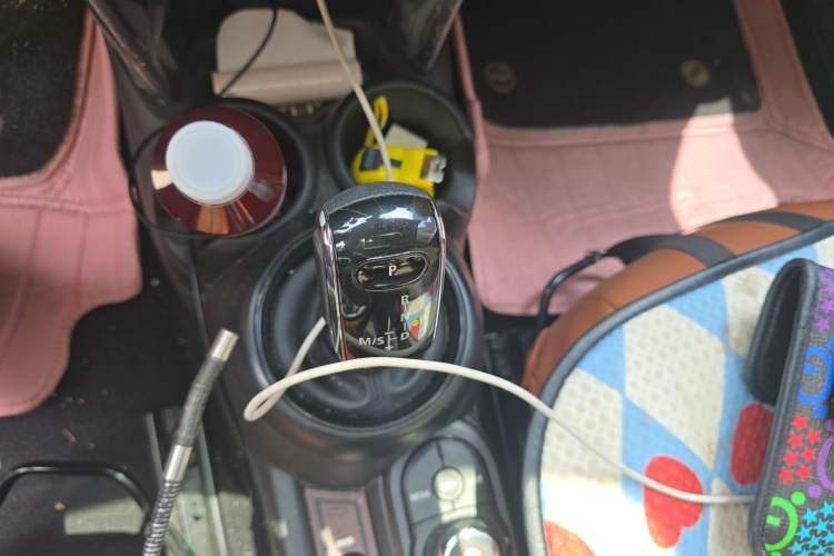 Used MINI 2018 1.5T ONE Five-Door Edition Gear Lever