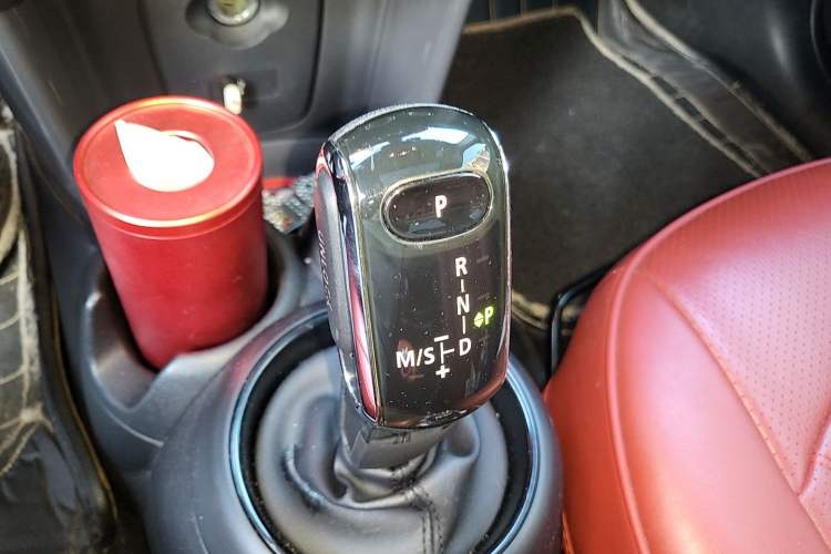 Used MINI 2018 1.5T ONE Five-Door Edition Gear Lever