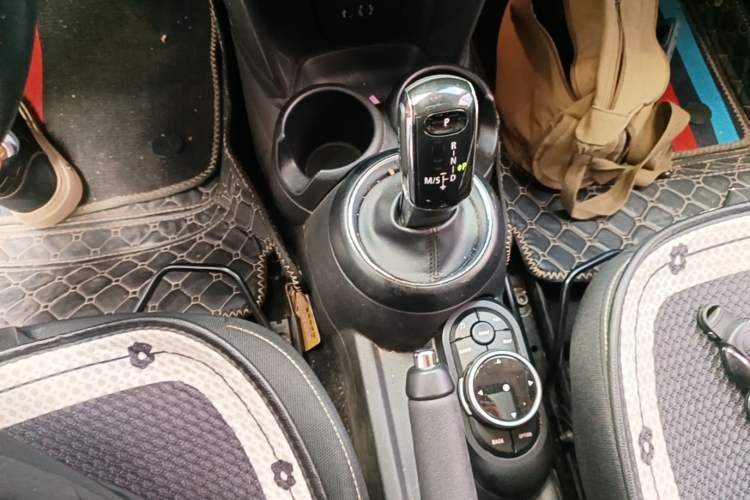 Used MINI 2018 1.5T ONE PLUS Gear Lever
