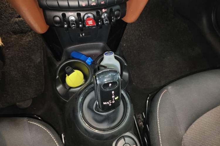 Used MINI 2018 1.5T ONE PLUS Gear Lever