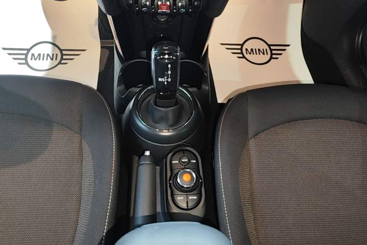 Used MINI 2018 1.5T ONE PLUS Gear Lever