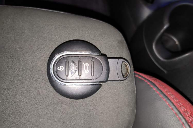 Used MINI 2018 2.0T COOPER S Racing Edition 5-door model Interior 1