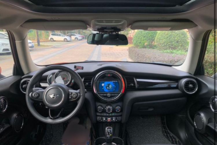 Used MINI 2018 1.5T ONE PLUS Interior 1