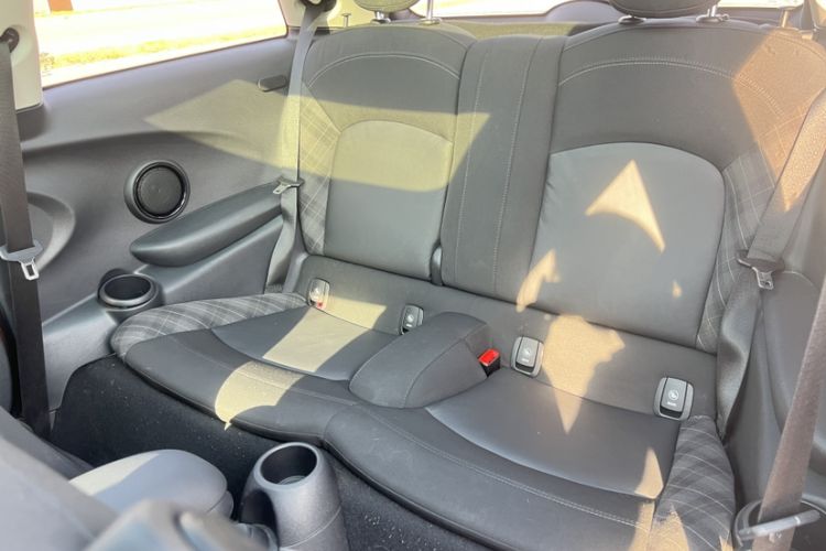 Used MINI 2018 1.5T COOPER Classic Edition Interior 11
