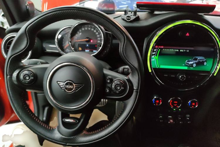 Used MINI 2018 1.5T COOPER Racing Edition Five-Door Version Interior 2