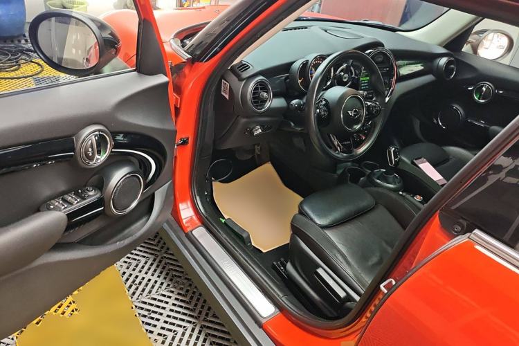 Used MINI 2018 1.5T COOPER Artist Five-Door Edition Interior 3