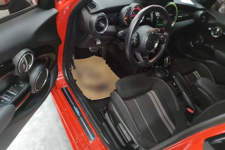 Used MINI 2018 1.5T COOPER Racing Edition Five-Door Version Interior 3