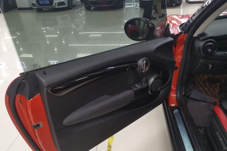 Used MINI 2018 1.5T COOPER Classic Edition Left Front Door Interior