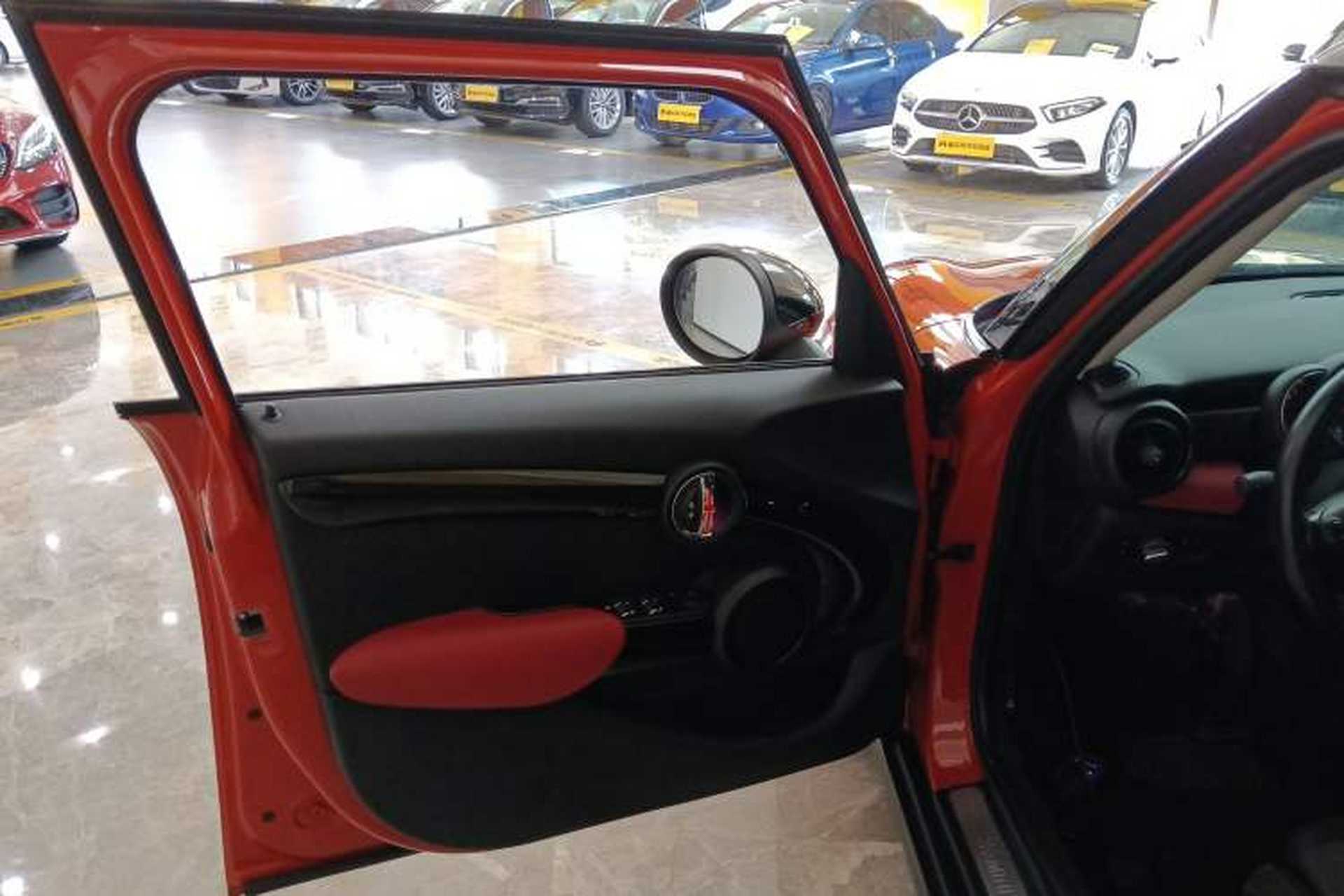 Used MINI 2018 2.0T COOPER S Classic Edition Five-Door Version Left Front Door Interior