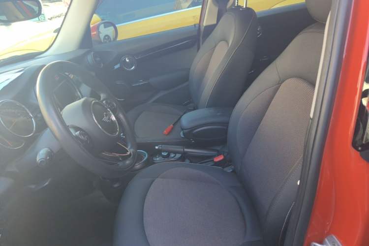 Used MINI 2018 1.5T ONE PLUS Five-Door Edition Left Front Seat