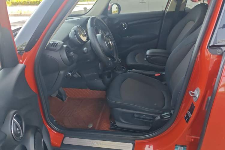 Used MINI 2018 1.5T ONE Five-Door Edition Left Front Seat