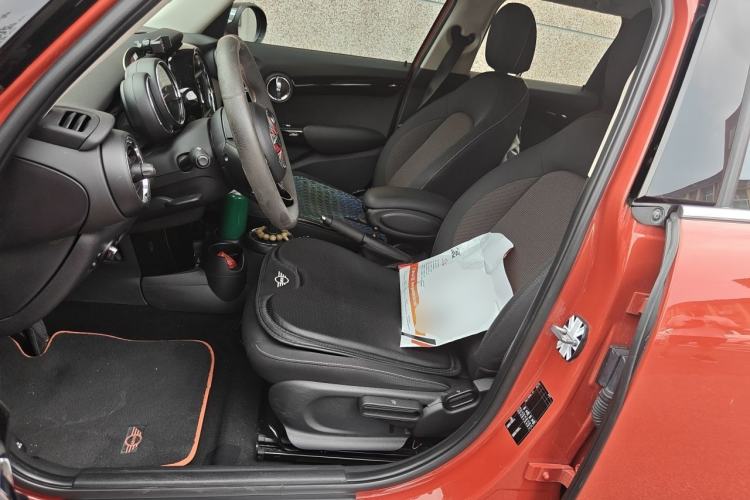 Used MINI 2018 1.5T ONE PLUS Five-Door Edition Left Front Seat