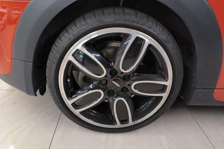 Used MINI 2018 2.0T COOPER S Racing Edition 5-door model Left Front Wheel Hub