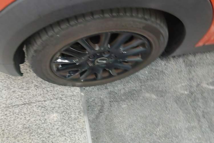 Used MINI 2018 1.5T COOPER Classic Edition Left Front Wheel Hub