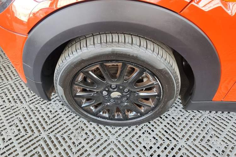 Used MINI 2018 1.5T ONE PLUS Left Front Wheel Hub