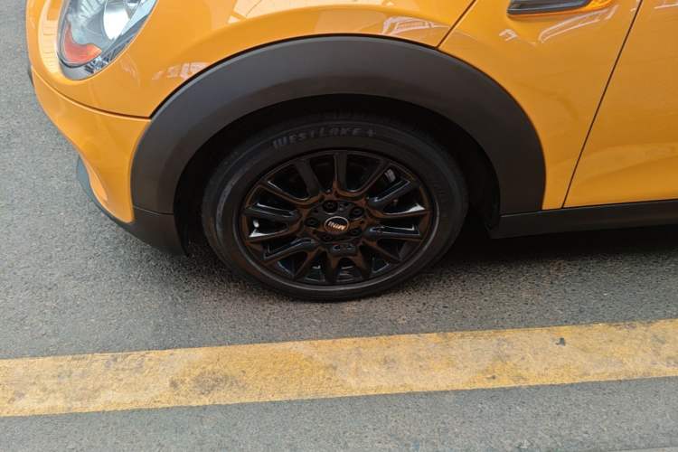 Used MINI 2018 1.5T ONE Five-Door Edition Left Front Wheel Hub