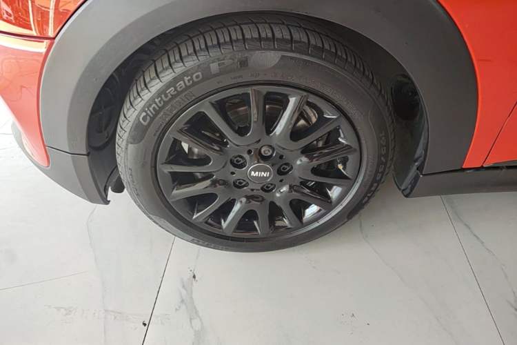 Used MINI 2018 1.5T ONE PLUS Five-Door Edition Left Front Wheel Hub