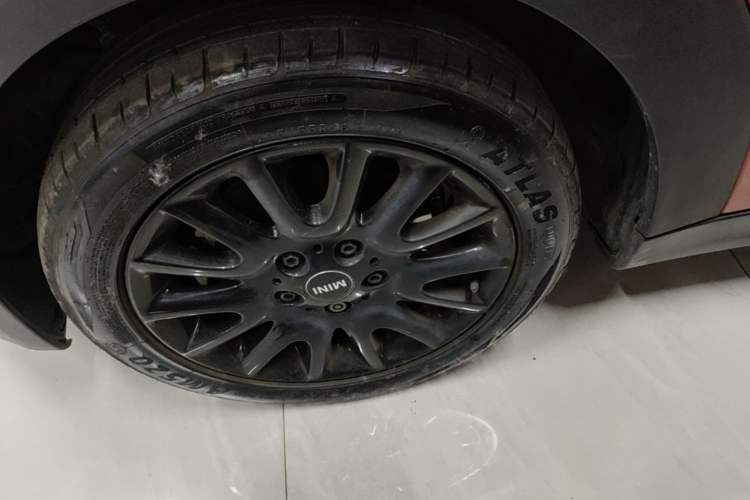 Used MINI 2018 1.5T ONE PLUS Five-Door Edition Left Front Wheel Hub