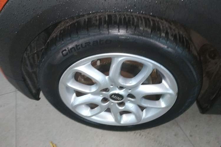 Used MINI 2018 1.5T ONE Left Front Wheel Hub