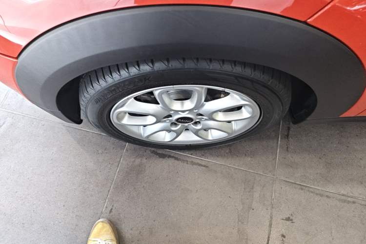 Used MINI 2018 1.5T ONE Left Front Wheel Hub