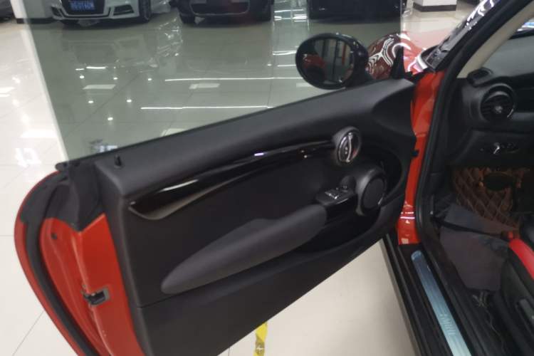 Used MINI 2018 1.5T COOPER Classic Edition Left Rear Door Interior
