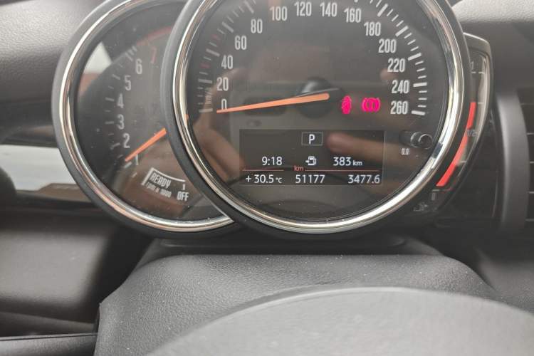 Used MINI 2018 1.5T ONE PLUS Five-Door Edition Odometer Close Up