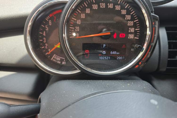 Used MINI 2018 1.5T ONE Five-Door Edition Odometer Close Up