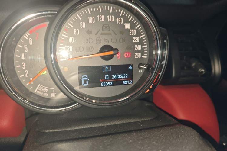 Used MINI 2018 1.5T ONE PLUS Odometer Close Up