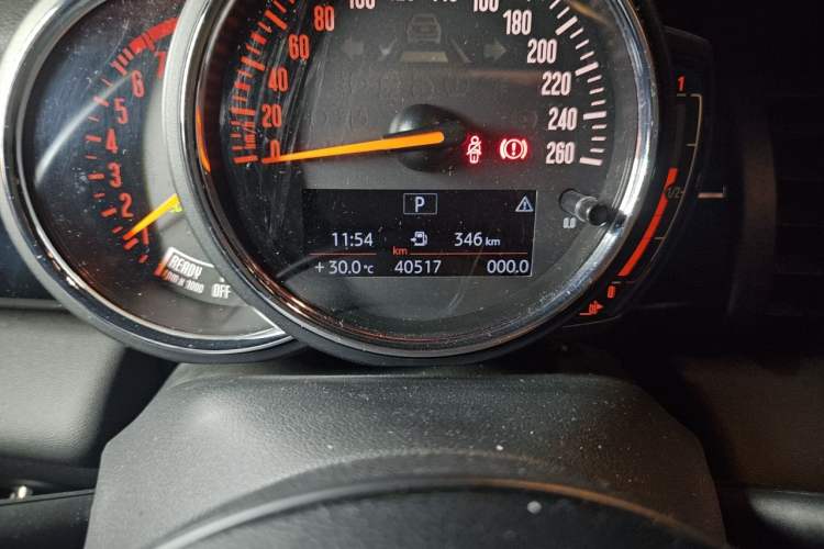 Used MINI 2018 1.5T COOPER Classic Edition Odometer Close Up