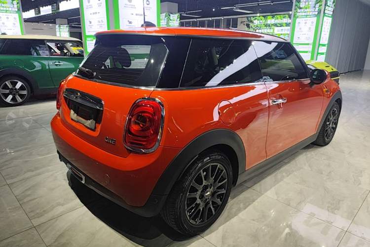Used MINI 2018 1.5T ONE PLUS Rear Right 45 Deg