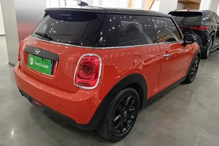 Used MINI 2018 1.5T ONE Rear Right 45 Deg
