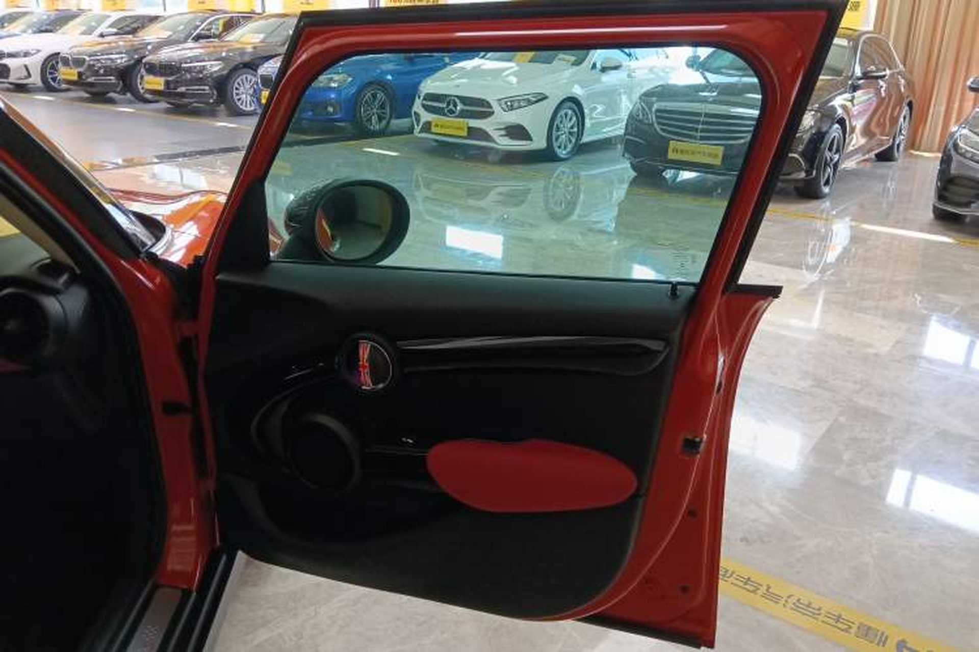 Used MINI 2018 2.0T COOPER S Classic Edition Five-Door Version Right Front Door Interior