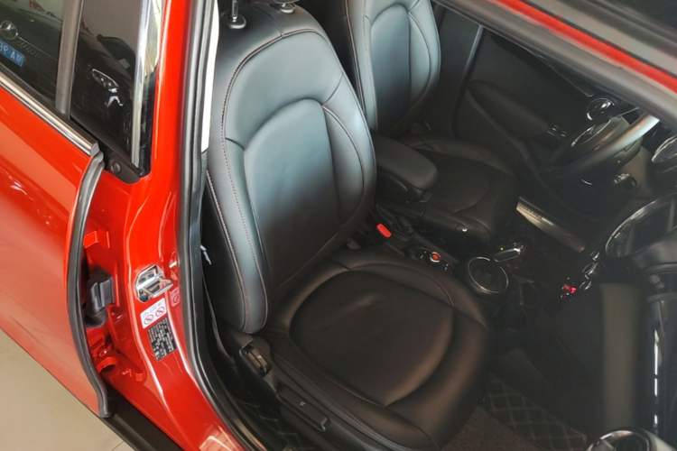Used MINI 2018 1.5T ONE PLUS Five-Door Edition Right Front Seat