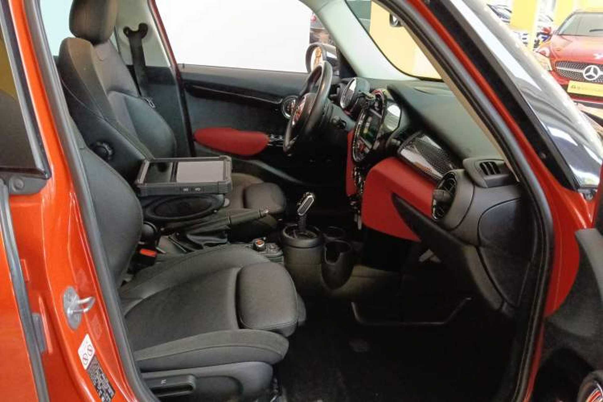 Used MINI 2018 2.0T COOPER S Classic Edition Five-Door Version Right Front Seat