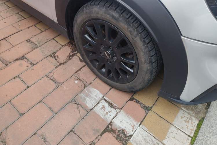 Used MINI 2018 1.5T ONE PLUS Right Front Wheel Hub