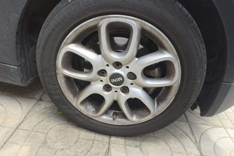 Used MINI 2018 1.5T ONE Five-Door Edition Right Front Wheel Hub
