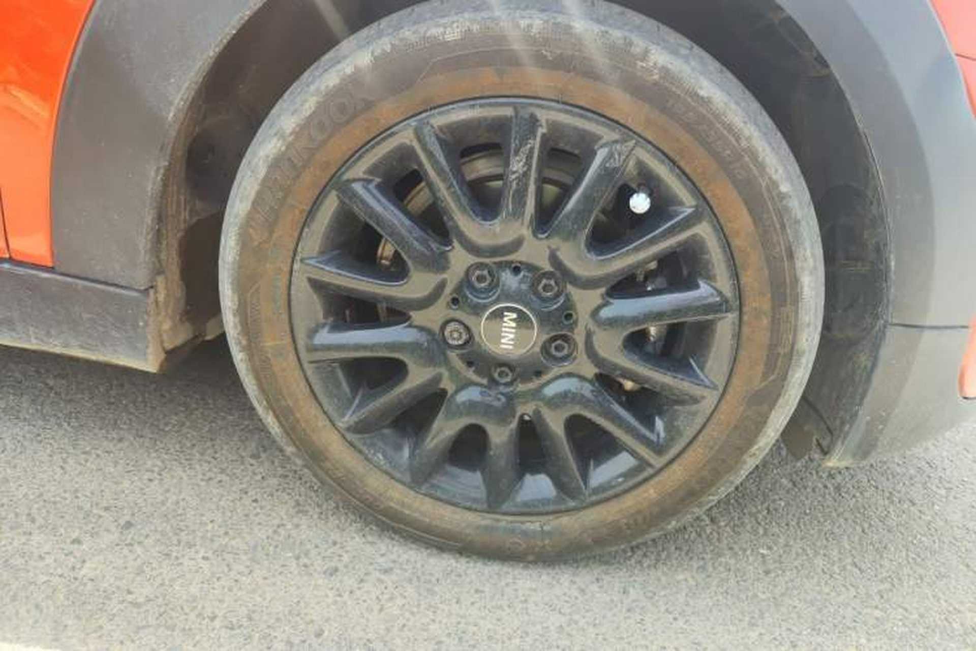 Used MINI 2018 1.5T ONE PLUS Five-Door Edition Right Front Wheel Hub