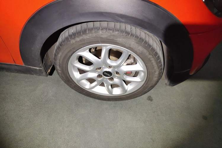 Used MINI 2018 1.5T ONE Right Front Wheel Hub