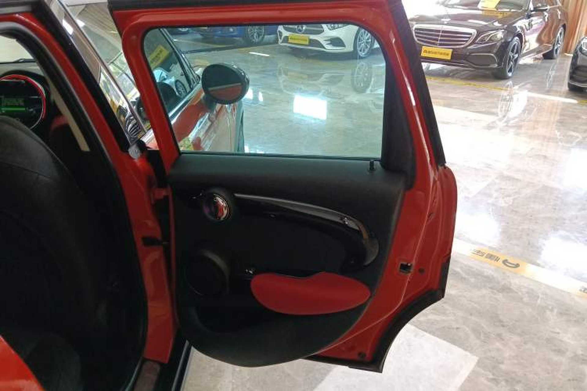 Used MINI 2018 2.0T COOPER S Classic Edition Five-Door Version Right Rear Door Interior