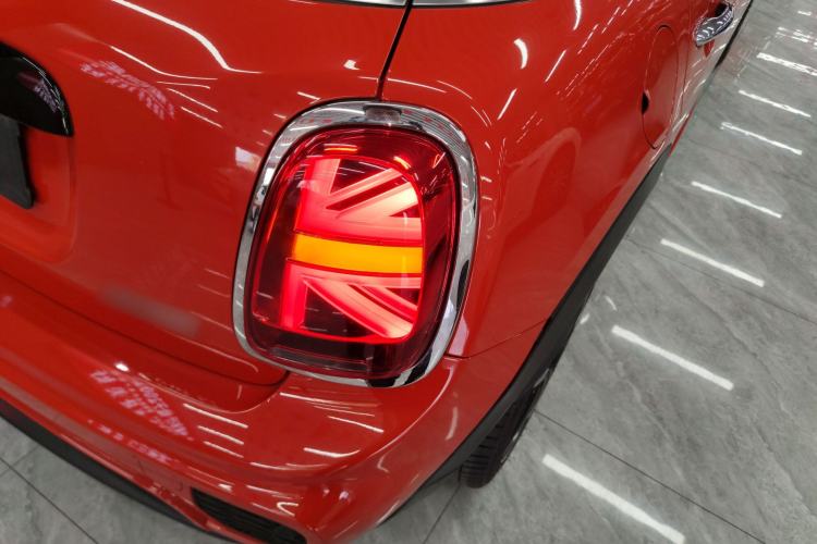 Used MINI 2018 1.5T COOPER Racing Edition Five-Door Version Right Rear Taillight