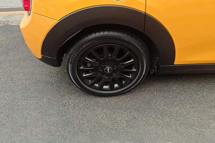 Used MINI 2018 1.5T ONE Five-Door Edition Right Rear Wheel Hub