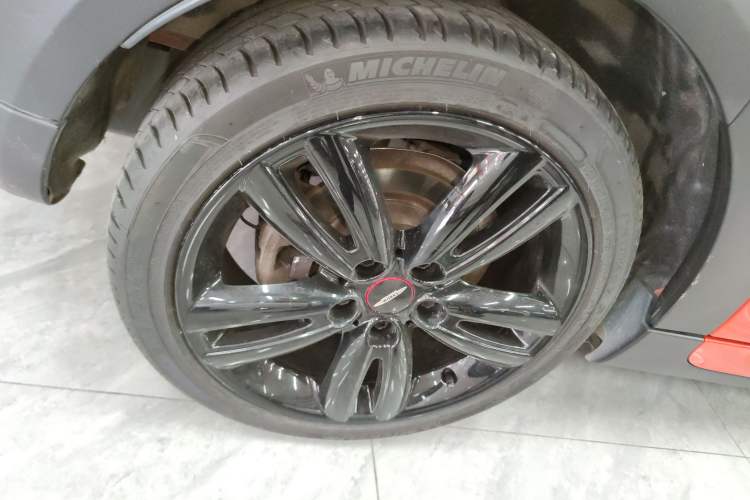 Used MINI 2018 1.5T COOPER Racing Edition Five-Door Version Right Rear Wheel Hub
