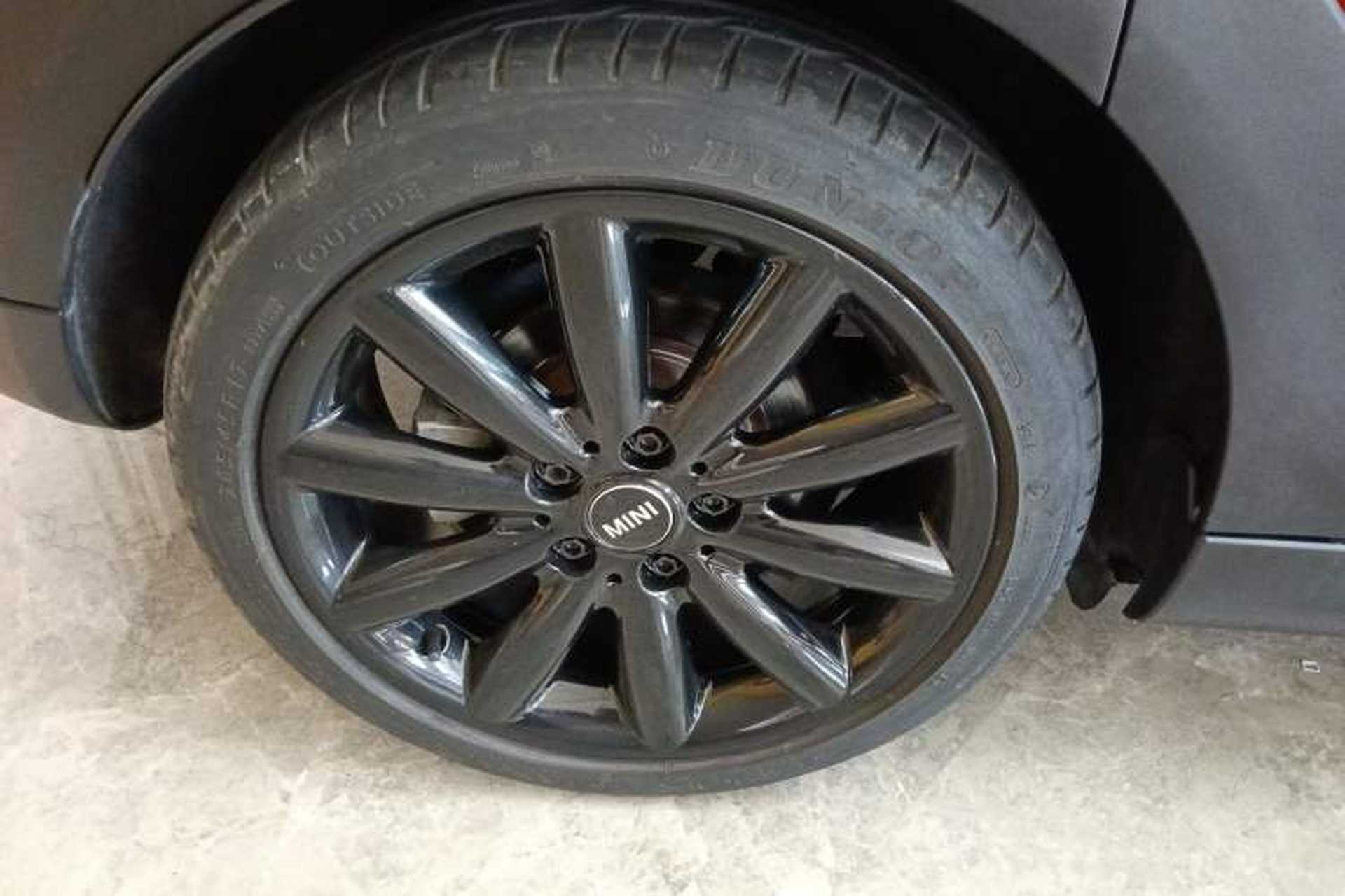 Used MINI 2018 2.0T COOPER S Classic Edition Five-Door Version Right Rear Wheel Hub