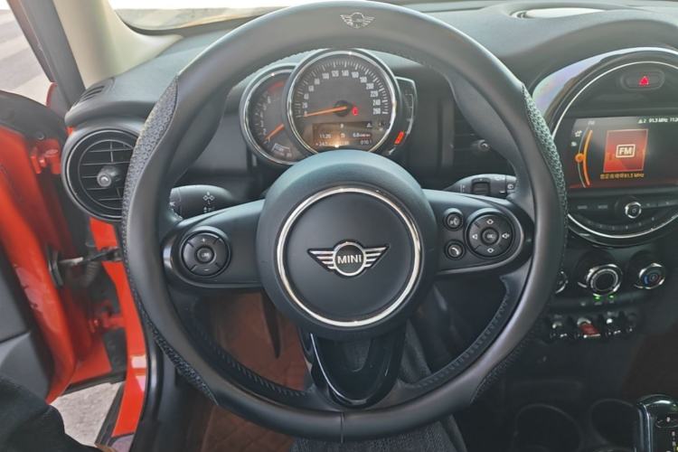 Used MINI 2018 1.5T ONE Five-Door Edition Steering Wheel