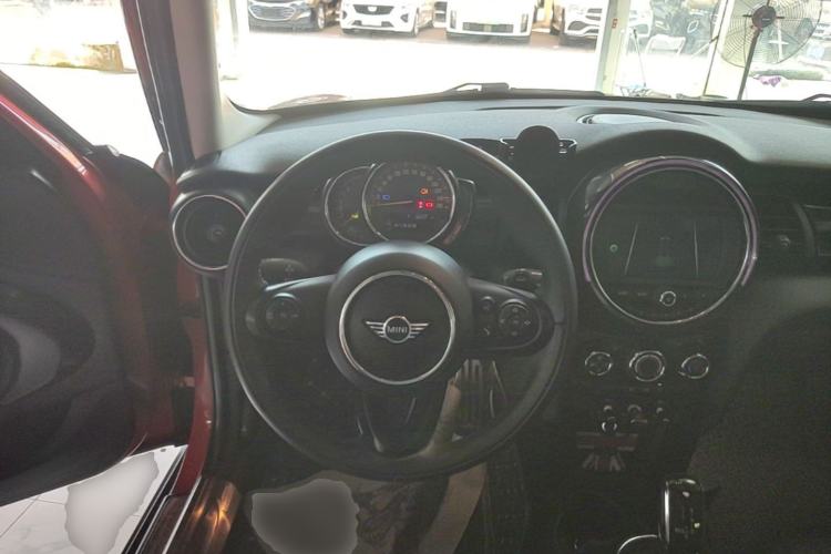 Used MINI 2018 1.5T ONE PLUS Five-Door Edition Steering Wheel