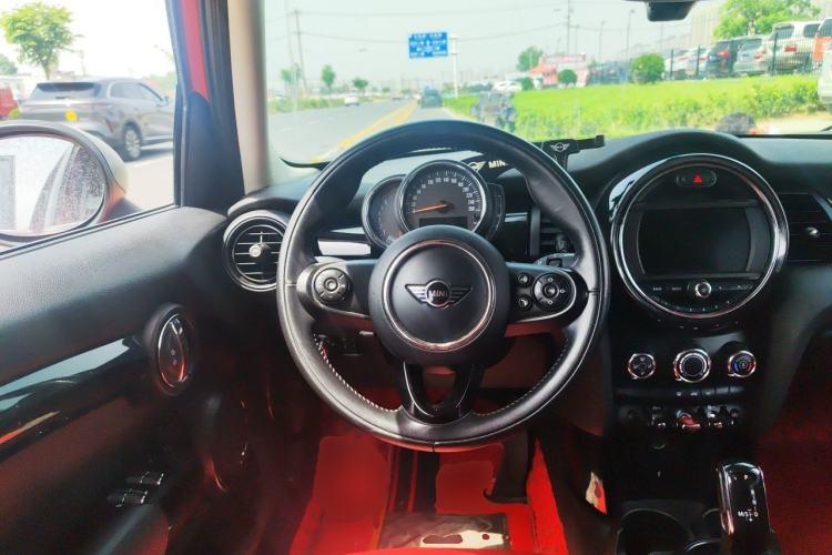 Used MINI 2018 1.5T ONE PLUS Five-Door Edition Steering Wheel