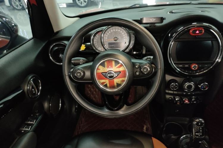 Used MINI 2018 1.5T ONE PLUS Five-Door Edition Steering Wheel