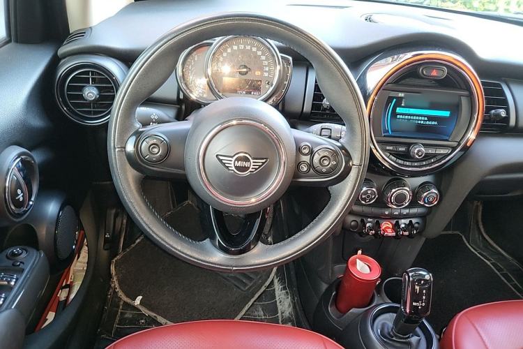 Used MINI 2018 1.5T ONE Five-Door Edition Steering Wheel