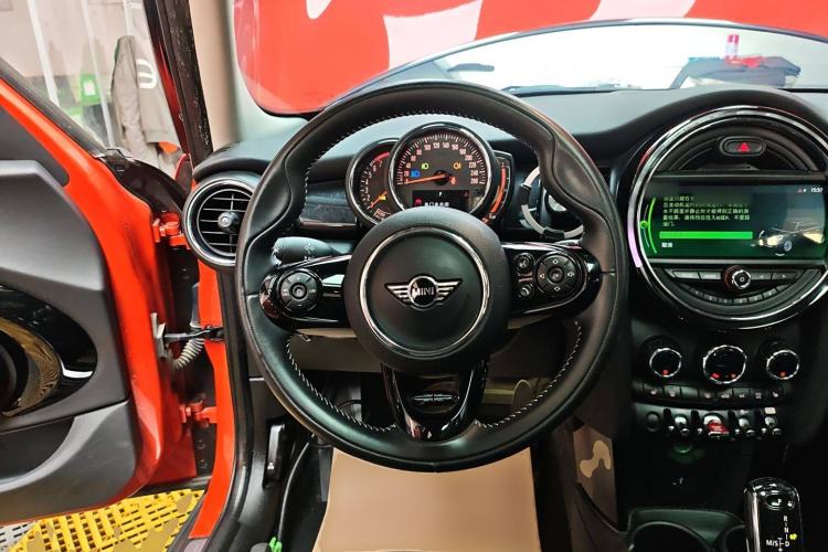 Used MINI 2018 1.5T COOPER Artist Five-Door Edition Steering Wheel